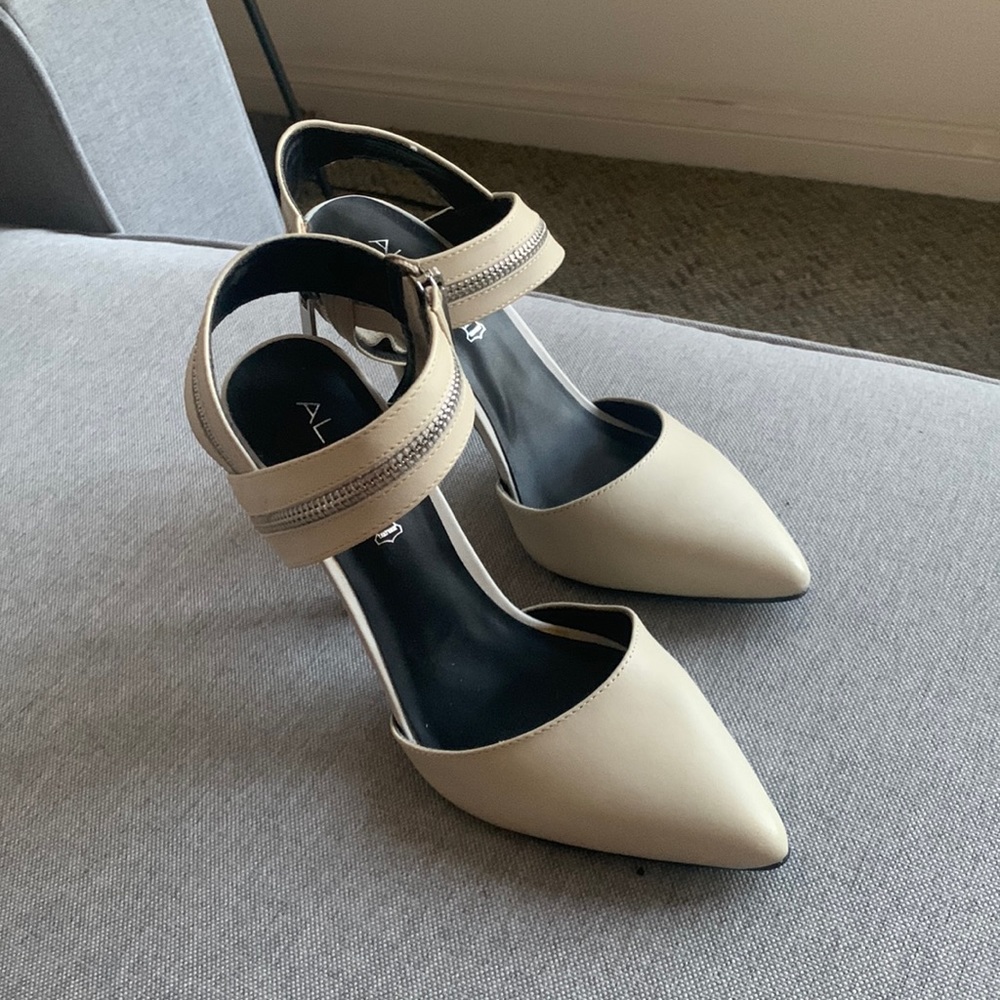 Aldo zipper pointed toes pumps